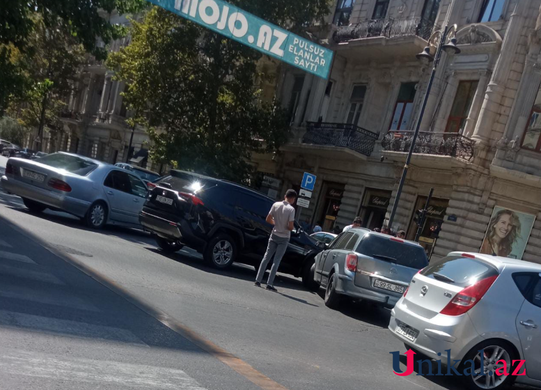 Bakıda "Toyota" "Opel"lə toqquşdu - FOTO